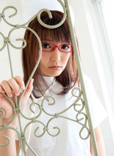 ���۾�Բ���ʺ�ʲô���� 2015Ů��Բ�����۾��̷�����ͼƬ