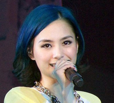 �����ʺ�Ⱦʲô��ɫ ����2015���з���ŮȾɫ