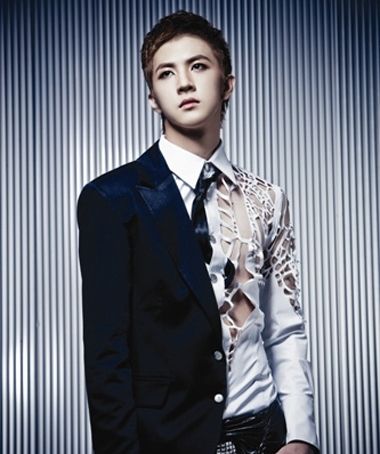 男生露脑门的发型 15年最新男生露额头发型