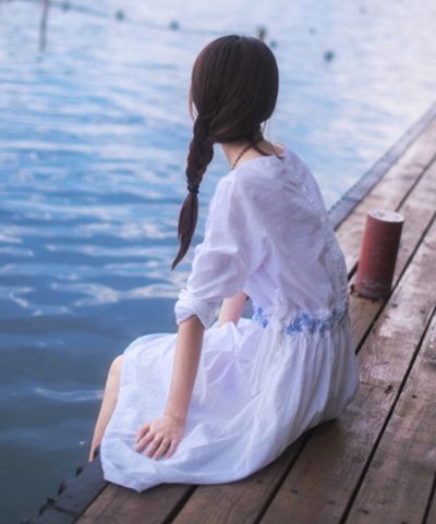 ���ӷ���ͼƬŮ �ÿ��ı��ӵķ���