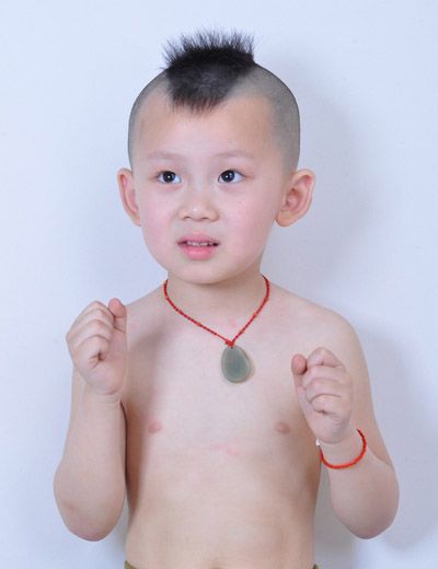 С�к��ɰ�ͷ��ǰ����һ��ͼƬ С�к����з���