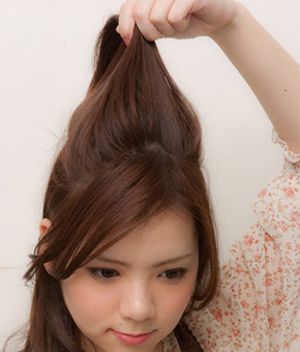 直发如何梳马尾辫 长直发怎样扎马尾辫