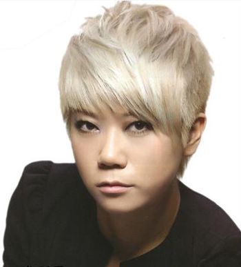 纹理烫发型适合染什么颜色 帅气白色纹理发型设计