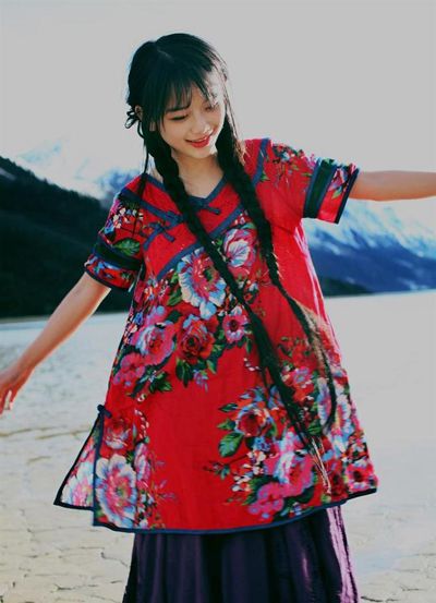 ���г���Ů����ѧУ�������ķ��� ����ѧ����ͷ���ÿ�����