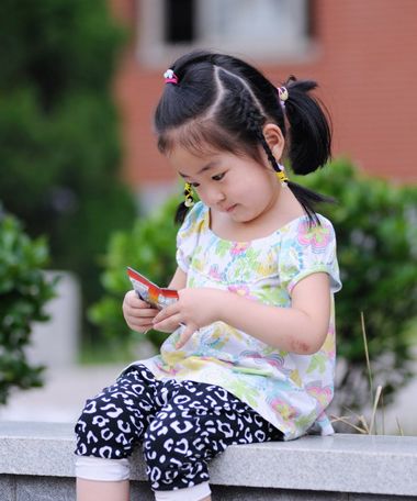 �������ʺ�С���ı��� СŮ����ͷ���ķ���ͼ��