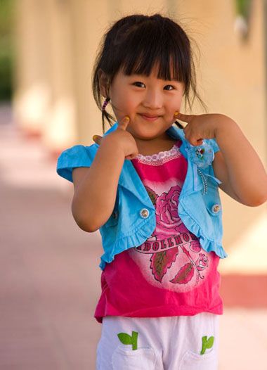 С���̷��෢���� Ů����ͷ������ӷ���ͼ