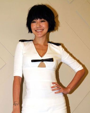 �������ʺ����ַ��� СS����������