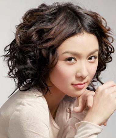 ����Ů���̶̷���������ͷ���� ʲô���͵��̷��Է���