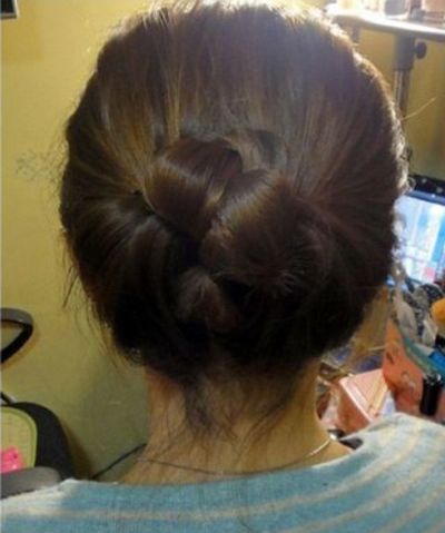 中年女性长脸的盘头发型是咋盘的 长脸发型的盘发