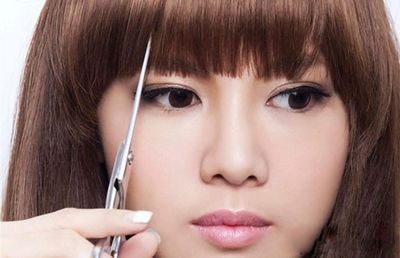 怎样用平剪剪刘海 女生平刘海剪法