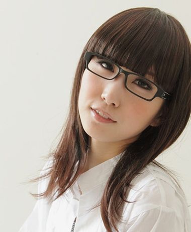 ���źڿ��۾���С��Ů���ʺ�ʲô���ͺ����� �۾�����������