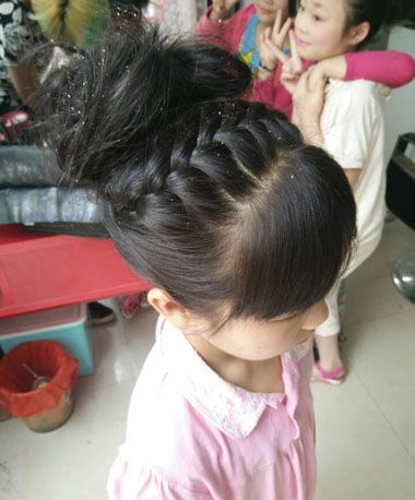 �����򵥰�СŮ���̷� �ɰ�СŮ���̷�ͼƬ