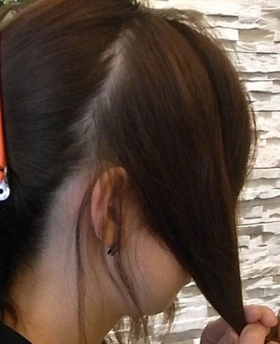 ������������ͷ���ÿ� ����ֱ������Ů����ͷ���Ĳ���