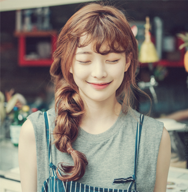 �̷���ô����β�跢�� Ů����ͷ������������