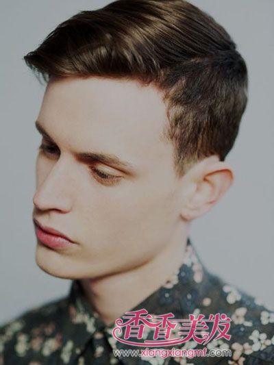 边上剃了的男生发型 男士侧边推掉的时尚发型