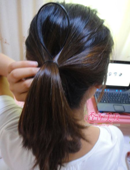 学生直长发怎么扎 中学生直头发扎法