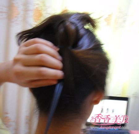 学生直长发怎么扎 中学生直头发扎法