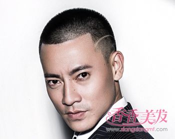 Բ�������˶������� ������Ů�����Ƕ���Բ����