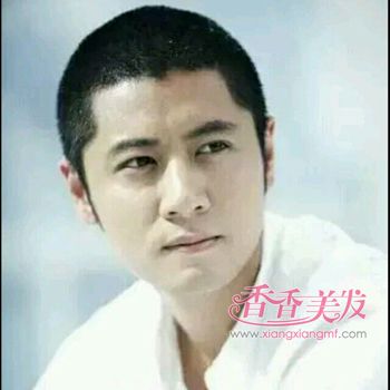 Բ�������˶������� ������Ů�����Ƕ���Բ����