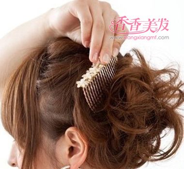 普通中短卷发盘发 中短卷发如何盘发