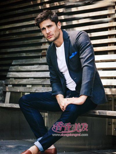 �й�����ͷ���ʺ�ʲô��ɫ �й������ʺ�ʲô����