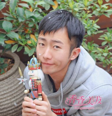 男生拉直头发效果图 男生头发全拉直发型