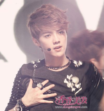 2016帅气男生发型用发胶怎么固定 男生时尚酷帅发型