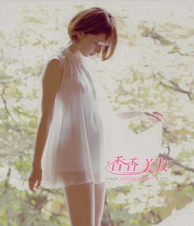 ���Ķ̷���δ����·� 2016����װŮ���̷�����