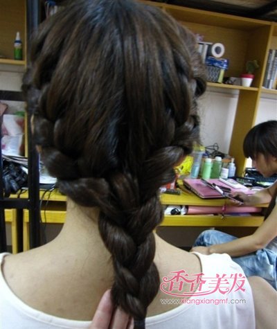 �����ɫ��ֱ����ʽ�����̷� �ڳ�ֱ�����̷�