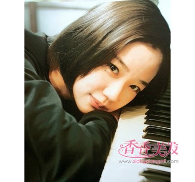 �Գ��̷��ڳ���ѧУ�����ʱ�з��� Ů�������̷�����ͼƬ