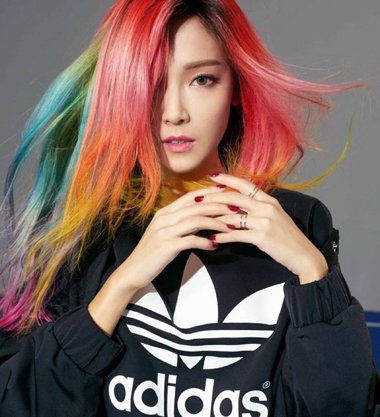 ��ɫƫ��ͷ����ʲô��ɫ�ÿ� ���Ƶ�Ů���ʺ�ʲô��ɫ