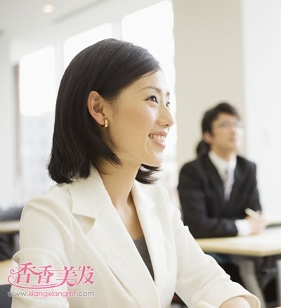 �̷�ְҵŮ����װͼƬ ����ְҵ��Ů�ʺϵĶ̷�����