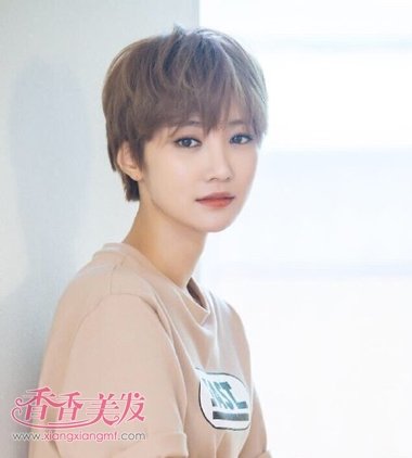 ѧ������ҵ��ʺ��Լ��Ķ̷� Ůѧ����ʽ�̷�����ͼƬ