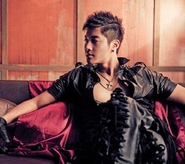 �����̷�ǰ����һ��ñ�� �������̷��ʺ�����