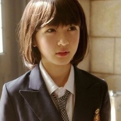 Ů��ѧ����ͷ�� �ж̷��򵥵�ѧ��ͷ��