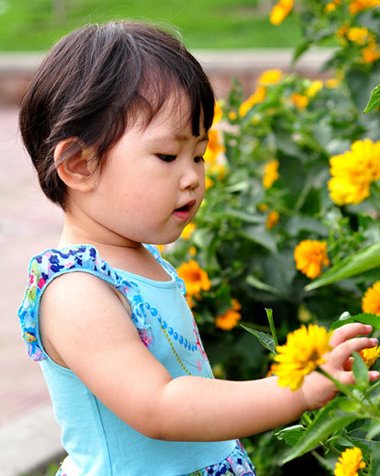 ͷ���ٵ�СŮ���̷�����ͼƬ Ůͯ�ٷ��̷�����