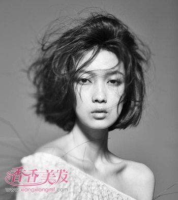 Ů���ɾ������ɫ���Զ̷�����ͼƬ �ÿ�Ů����ɫ�̷�����