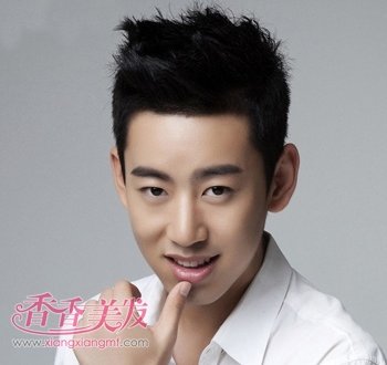 男生斜朋克发型图片 初中男生朋克发型