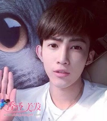 男生斜朋克发型图片 初中男生朋克发型