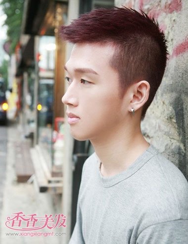 最新男生把两边剃短发型 2016年最牛的男发型