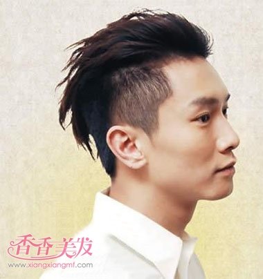 最新男生把两边剃短发型 2016年最牛的男发型
