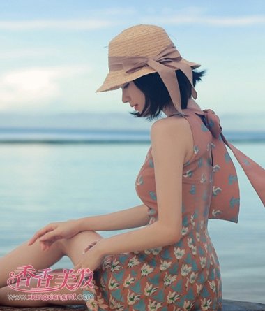 ��ɫ�ж̾���ͼƬ ʱ�пɰ��̷���������