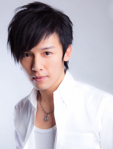 男短发怎么吹蓬松 潮男韩版短发