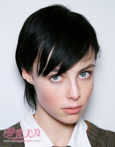 ��ɫ�̷��ʺ�ʲô���� ���������е�ȫ�ڶ̷���