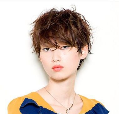 һ��δ������ĳ��̷�ͼƬ Ů����ͷ�̷�