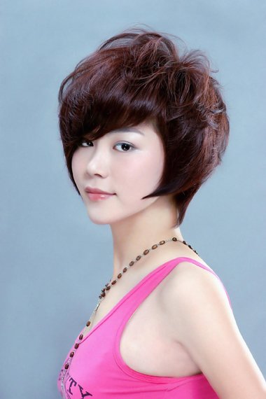中年女人的短卷发 中年女士发型卷发短发