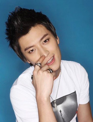 男士脖子短适合什么发型 发型萌男短发