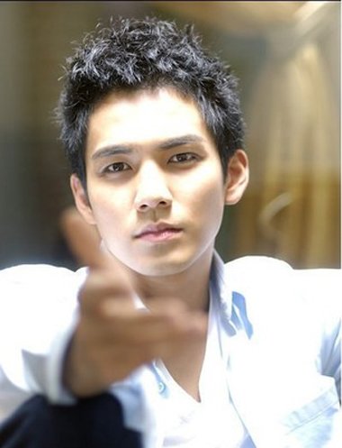 男士脖子短适合什么发型 发型萌男短发