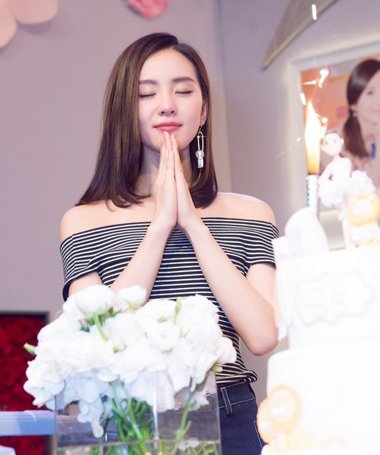 �����ǵĶ̾��� Ů��Ψ���г��̾���