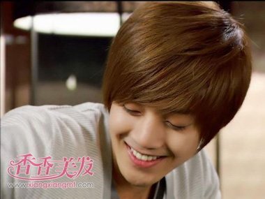 ��������ʲô��ɫ��ͷ���� 90���к����ʺ�Ⱦʲô��ɫ��ͷ��